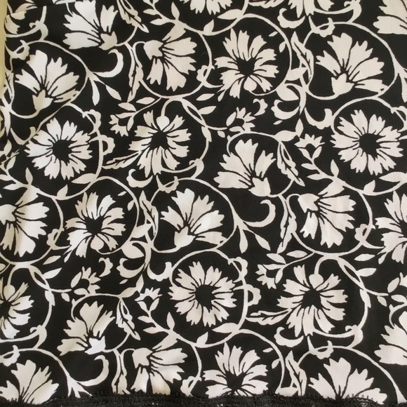 WHITE HOUSE BLACK MARKET LACE HEM CAMISOLE SMALL - Picture 7 of 15